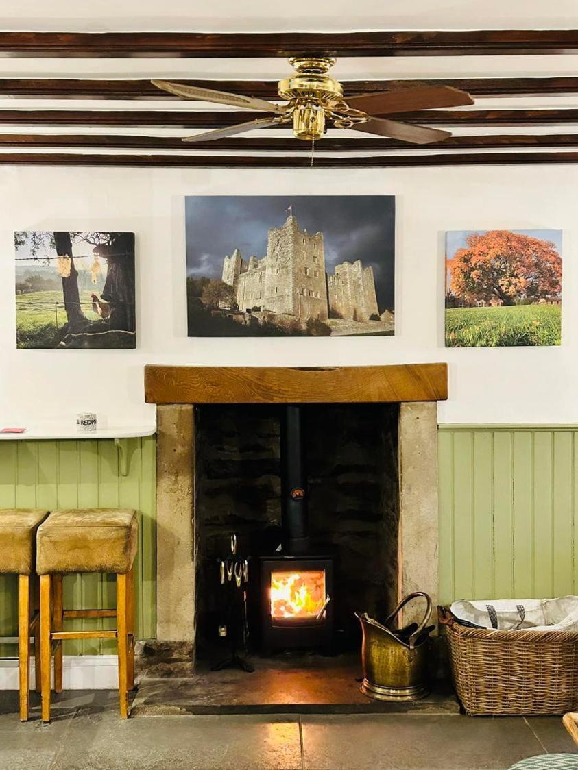 Redmire Village Pub Buitenkant foto